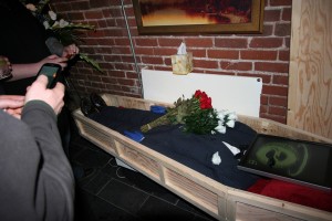 Internet Explorer 6 Funeral Pictures